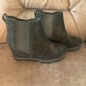 Black wedge sorels- Brand new, never worn